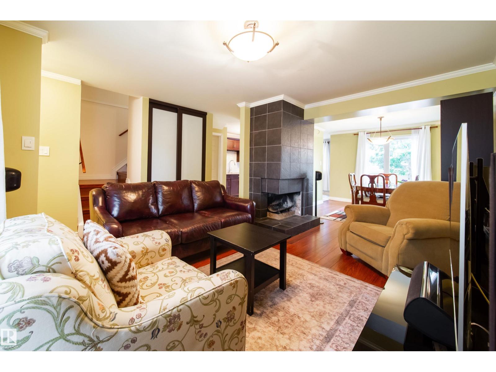 #5 11111 26 AV NW - 7