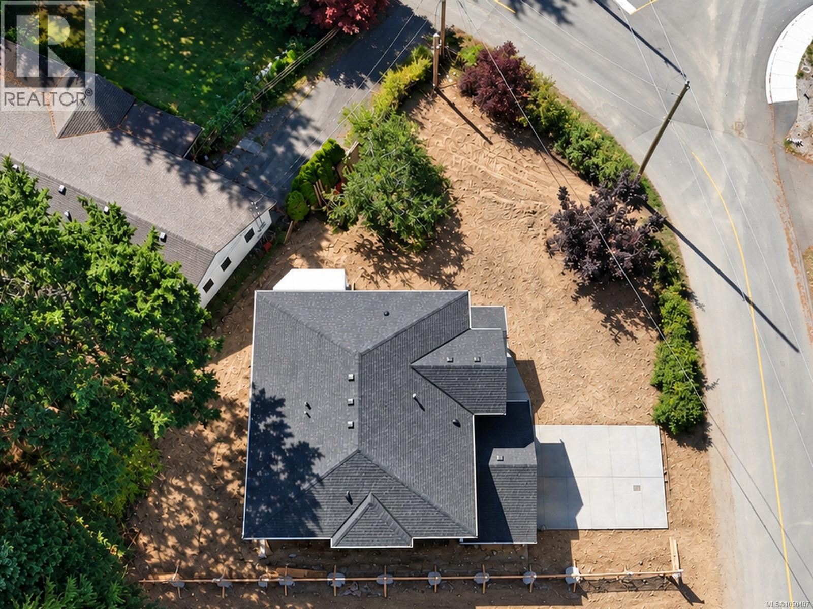 5672 Christina Cres - 2