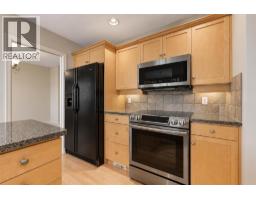 Kitchen - 2605 Copper Ridge Drive, West Kelowna, BC V4T2M8 Photo 13