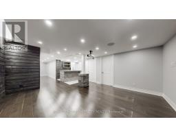 642 Sweetwater Crescent, Newmarket, ON L3X0H5 Photo 44