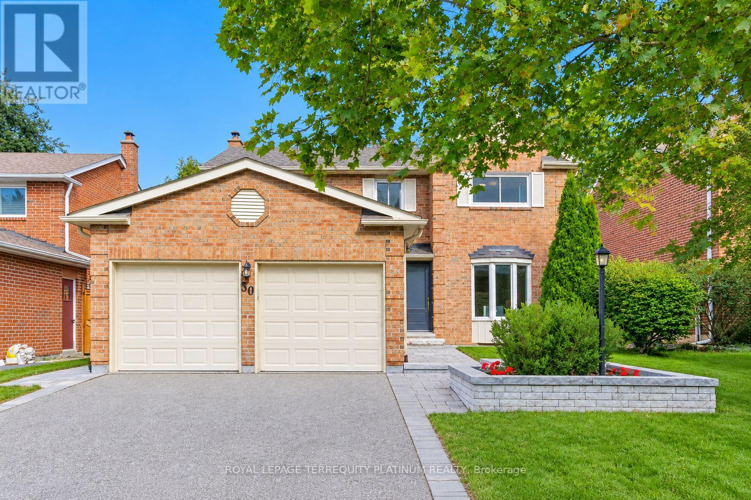 50 GARNISH GREEN, Markham (Markham Village) — photo 2