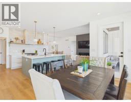 Full bathroom - 1081 Antler Drive, Penticton, BC V2A0C9 Photo 8