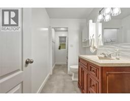 3pc Ensuite bath - 2419 Bradley Drive, Armstrong, BC V0E1B1 Photo 12