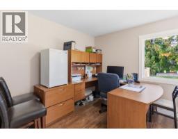 Full ensuite bathroom - 710 Tozer Court, Kelowna, BC V1W2P8 Photo 7