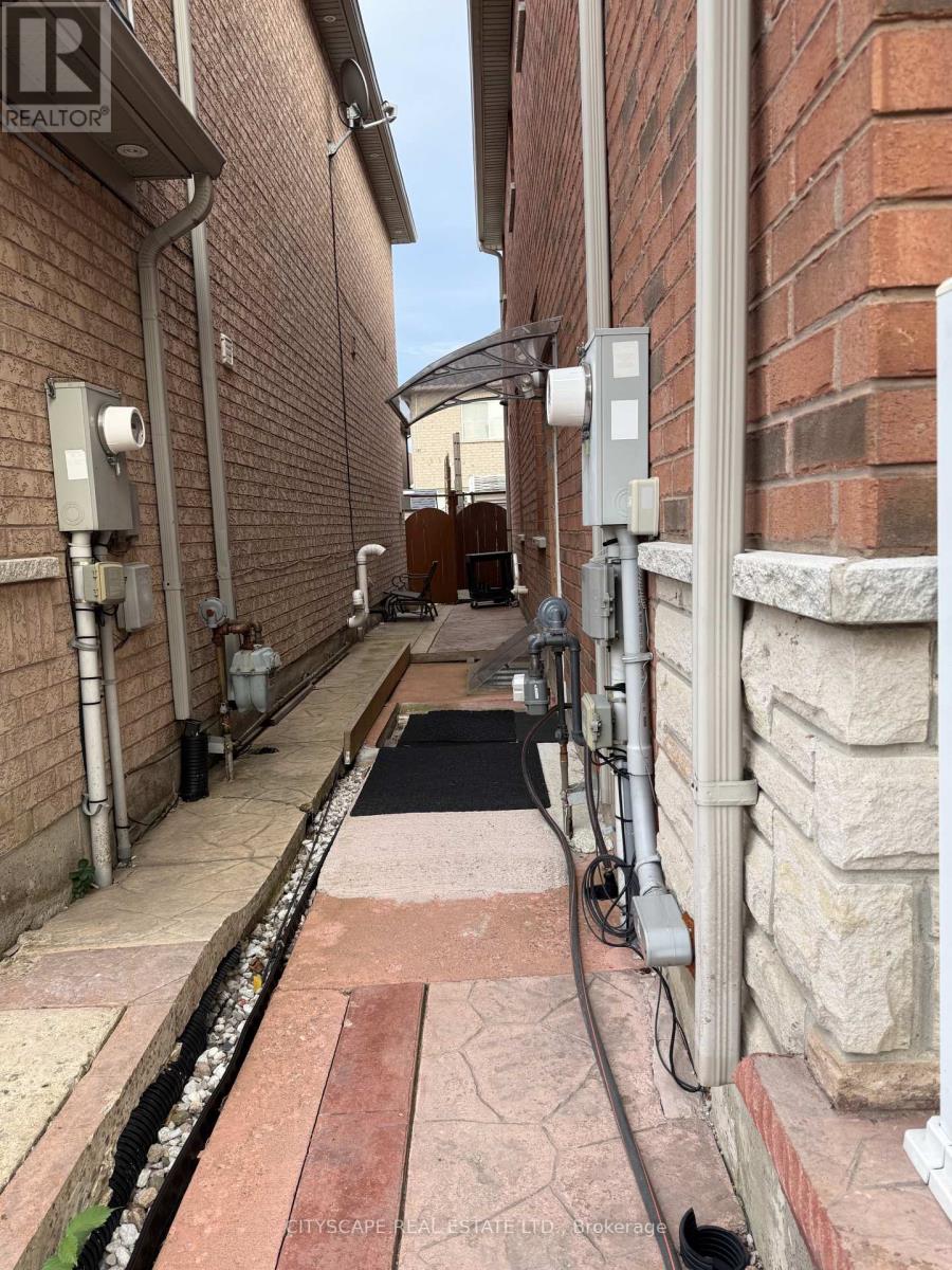 BSMT - 6 LUCKY LANE, Brampton (Sandringham-Wellington) — photo 4