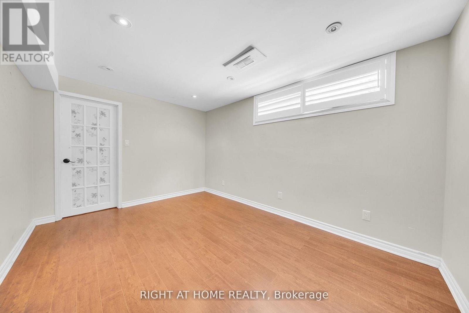 BASEMENT - 19 WALL AVENUE, Toronto (Humberlea-Pelmo Park) — photo 9
