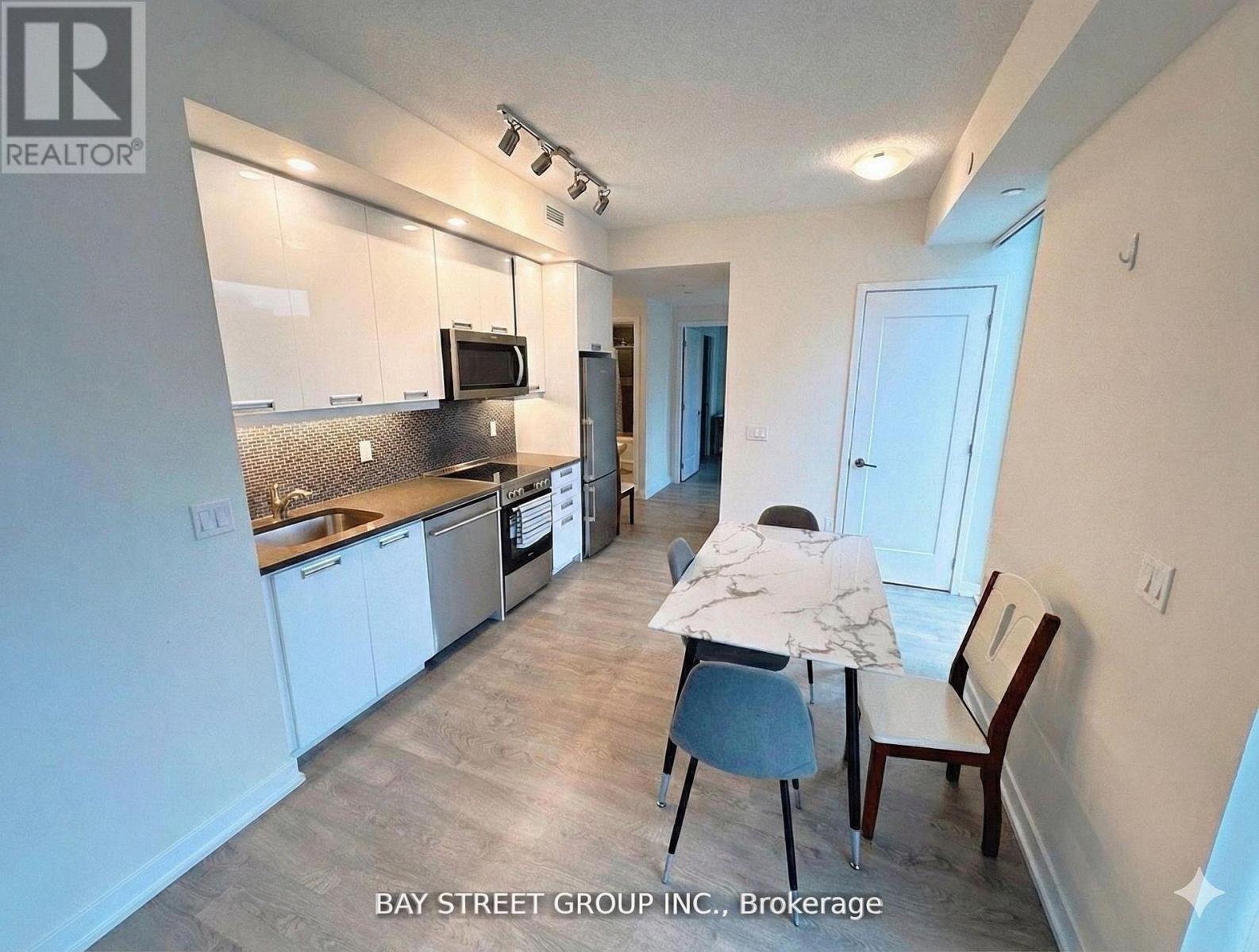 99 John Street East — photo 4