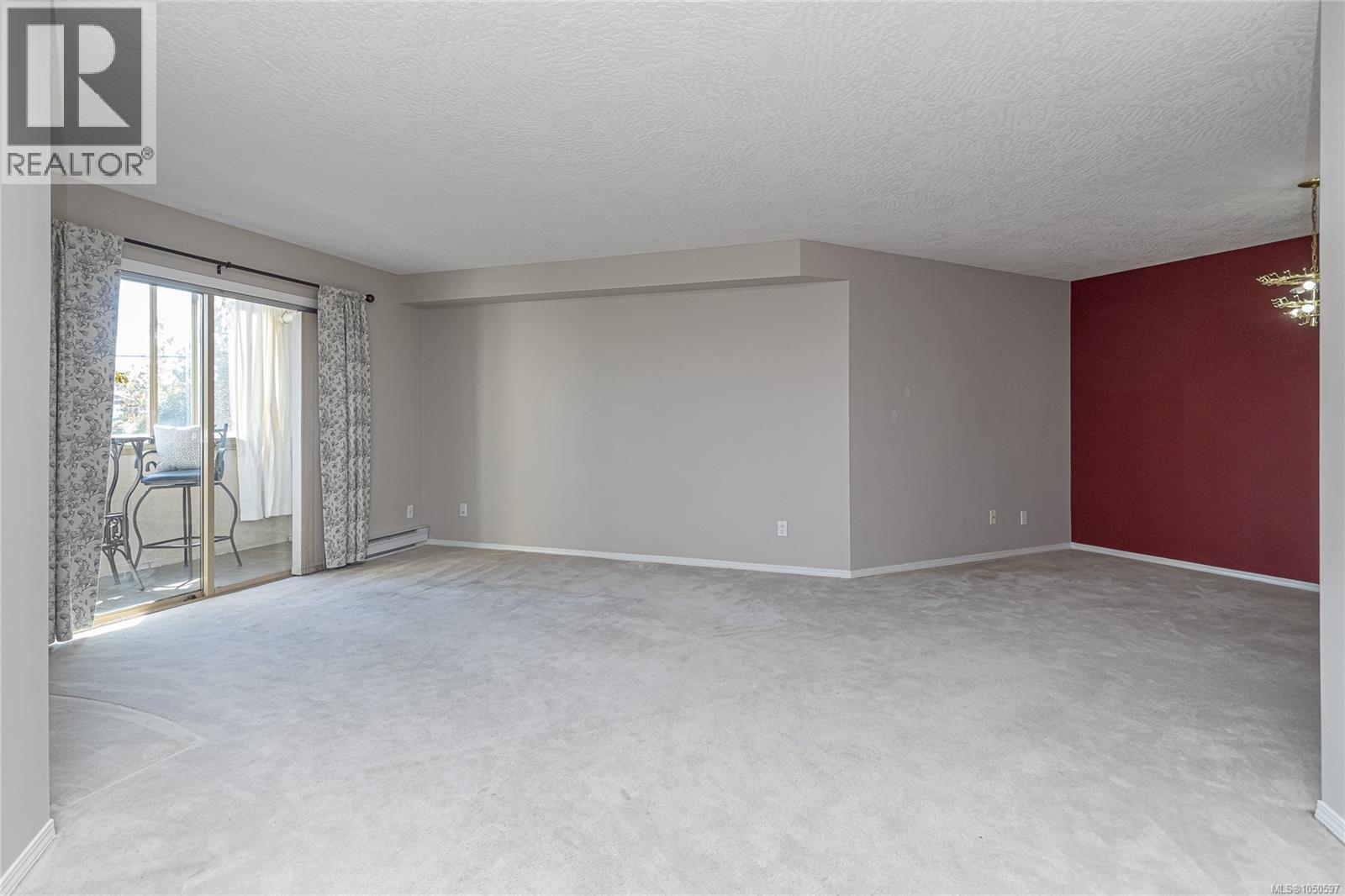 #204 300 Bundock Ave - 12