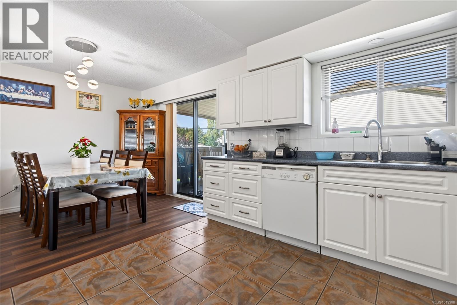 1083 26th St - Image 19
