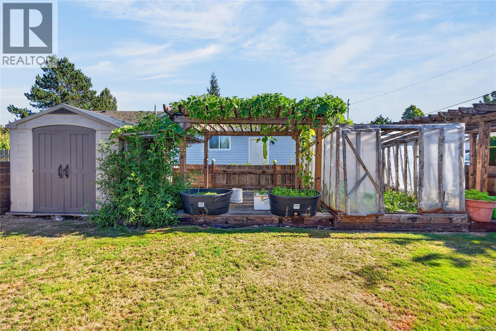 1083 26th St - Image 47