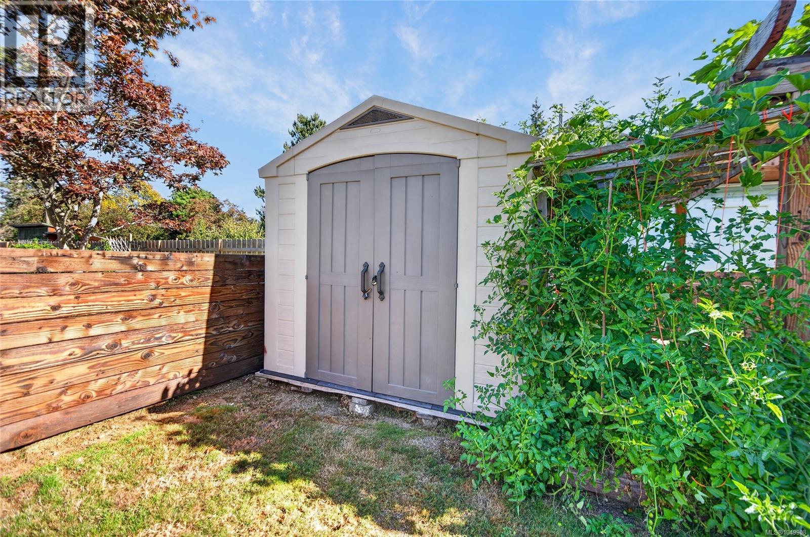 1083 26th St - Image 52