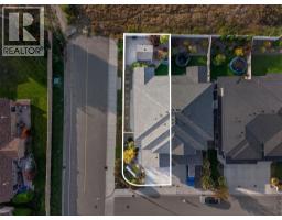 Living room - 2400 Hawks Boulevard, West Kelowna, BC V4T0A7 Photo 7