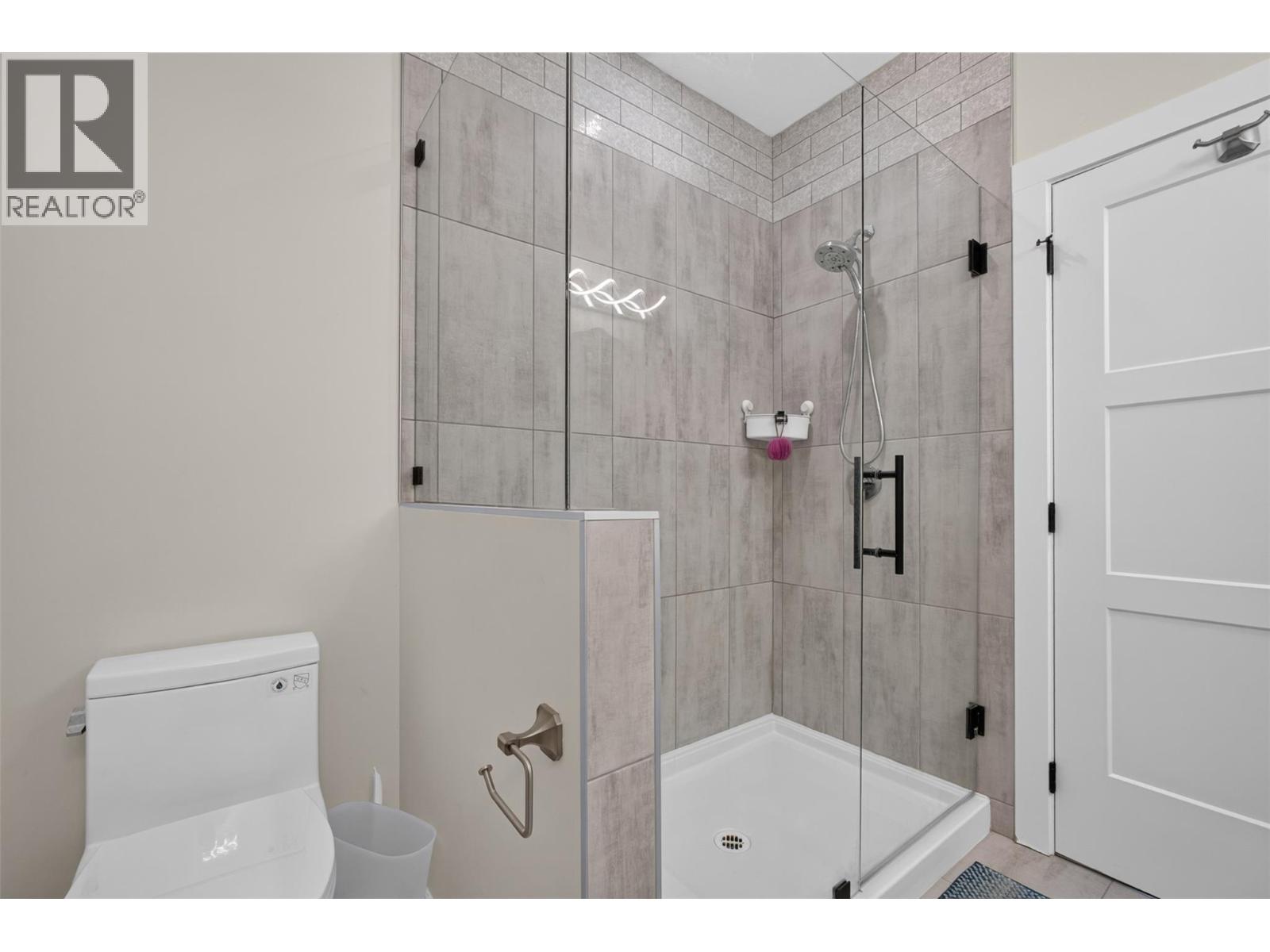 2400 Hawks Boulevard, West Kelowna