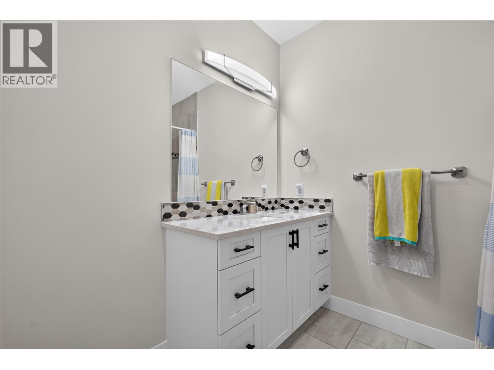 2400 Hawks Boulevard, West Kelowna
