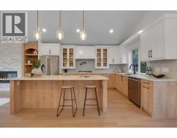 Primary Bedroom - 3375 Breton Close Nw, Calgary, AB T2L1X3 Photo 14