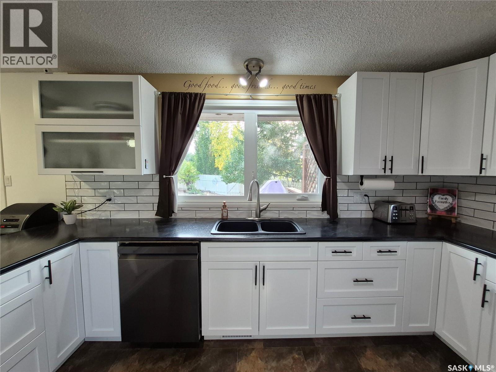 280 Hayes DRIVE, Swift Current — photo 8