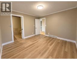 Living room - 4305 Westview Drive, Vernon, BC V1T9B2 Photo 6