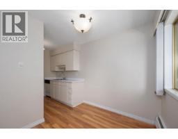 302 1345 Chesterfield Avenue, North Vancouver, BC V7M2N1 Photo 14