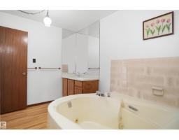 12311 25 Av Nw, Edmonton, AB T6J4S7 Photo 32