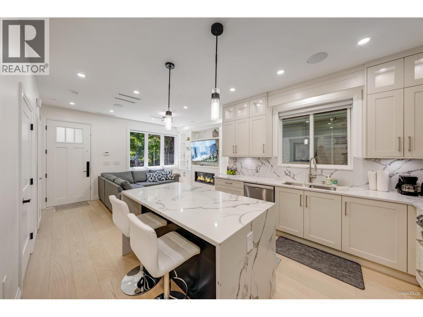 1 683 W 19TH AVENUE, Vancouver