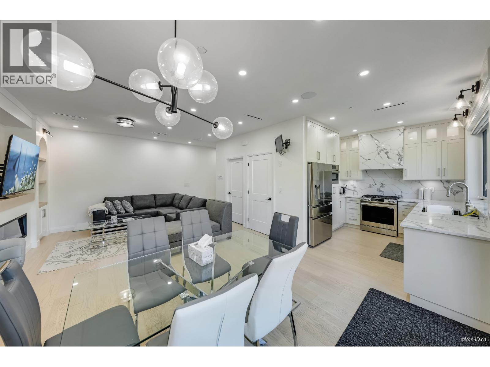2 683 W 19TH AVENUE, Vancouver