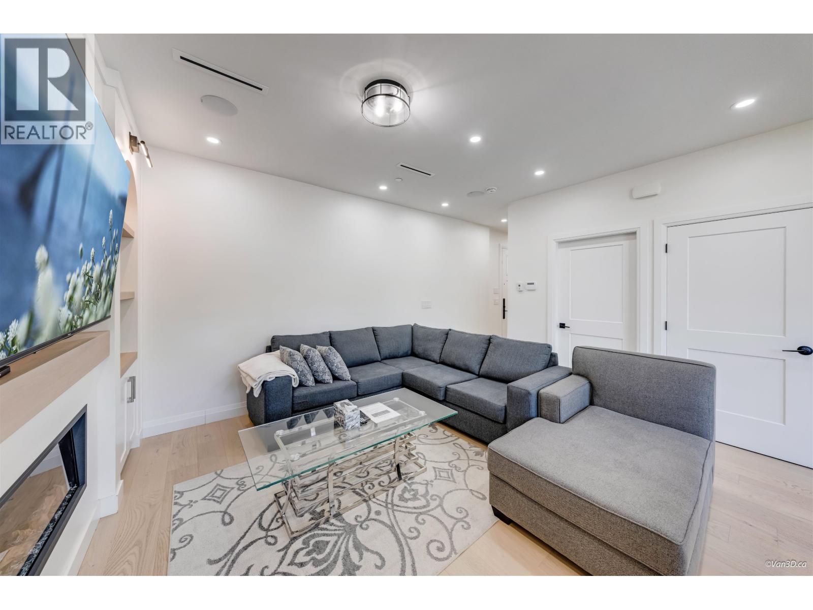 2 683 W 19TH AVENUE, Vancouver