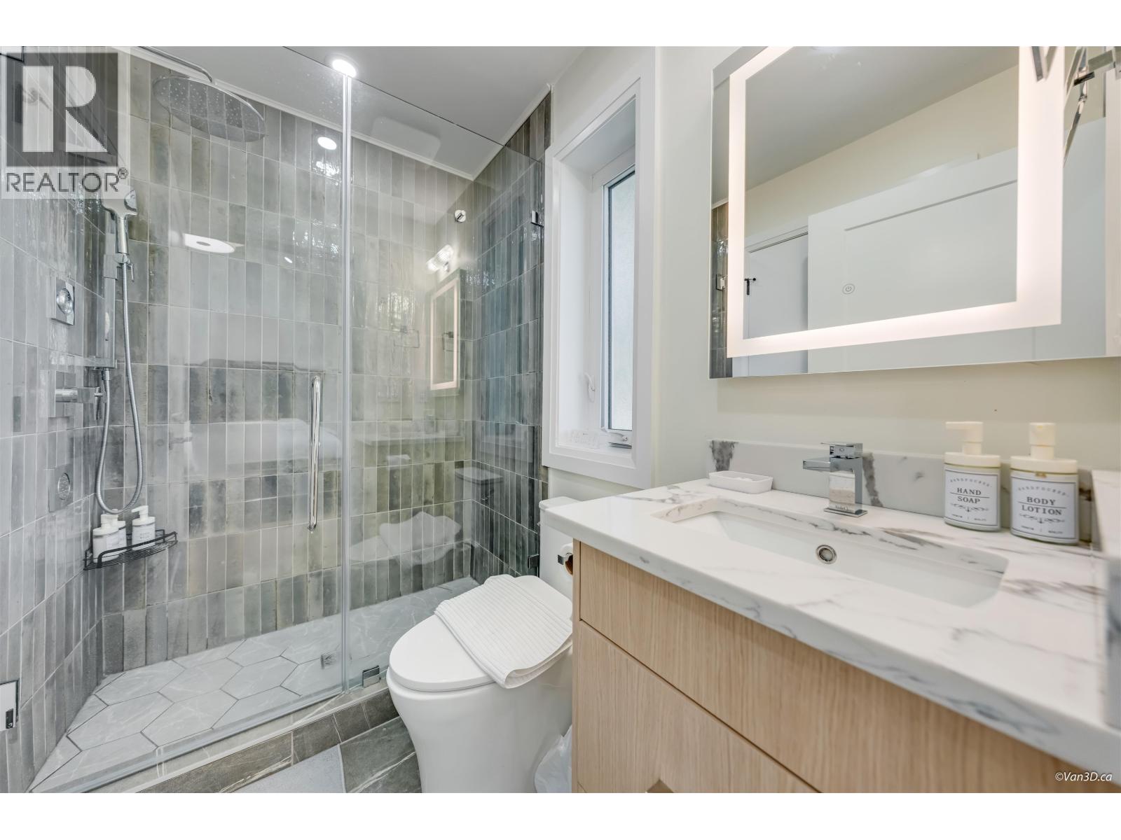 2 683 W 19TH AVENUE, Vancouver