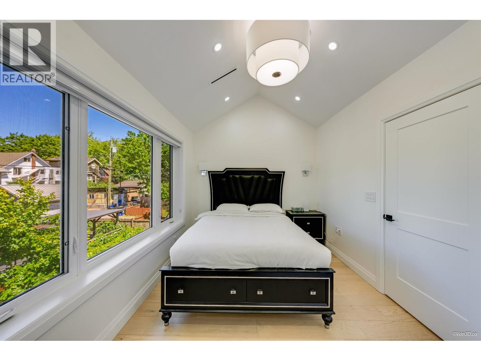 2 683 W 19TH AVENUE, Vancouver