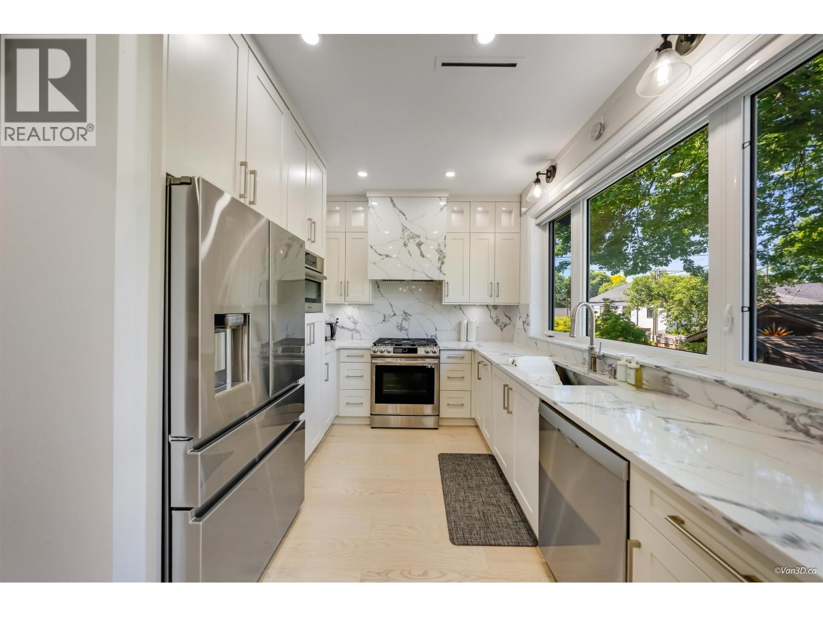 2 683 W 19TH AVENUE, Vancouver