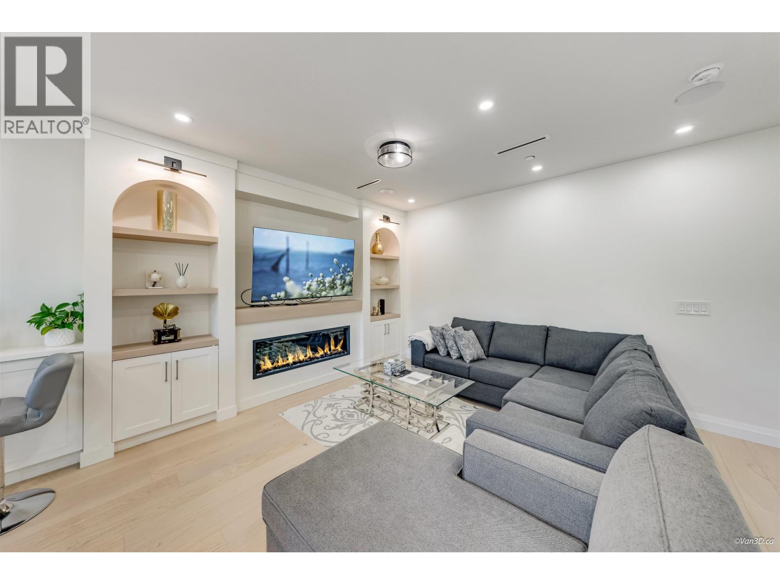 2 683 W 19TH AVENUE, Vancouver