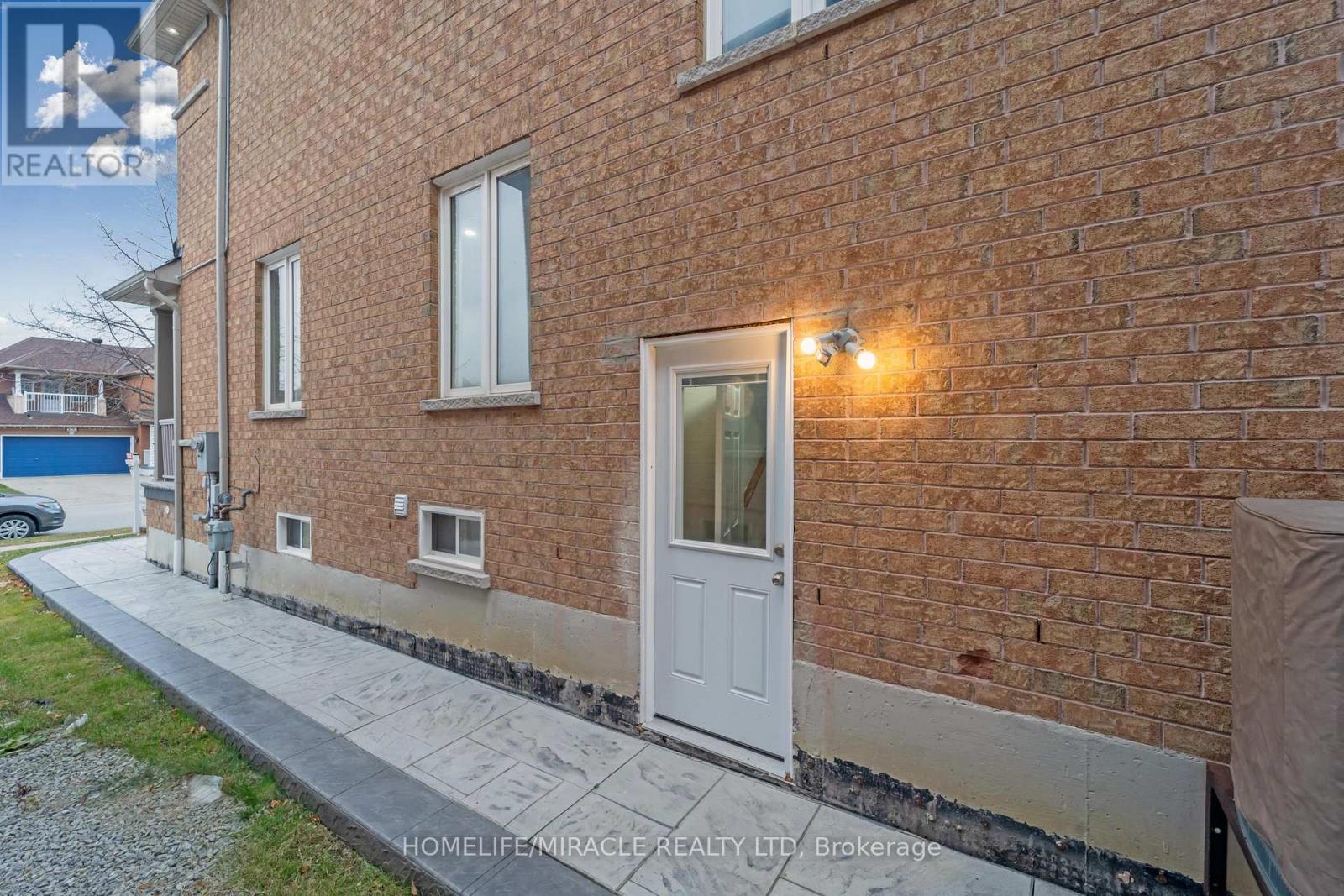 BSMT - 318 SUNNY MEADOW BOULEVARD, Brampton (Sandringham-Wellington)