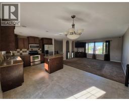 Kitchen - 1905 108 Avenue, Dawson Creek, BC V1G2V1 Photo 11