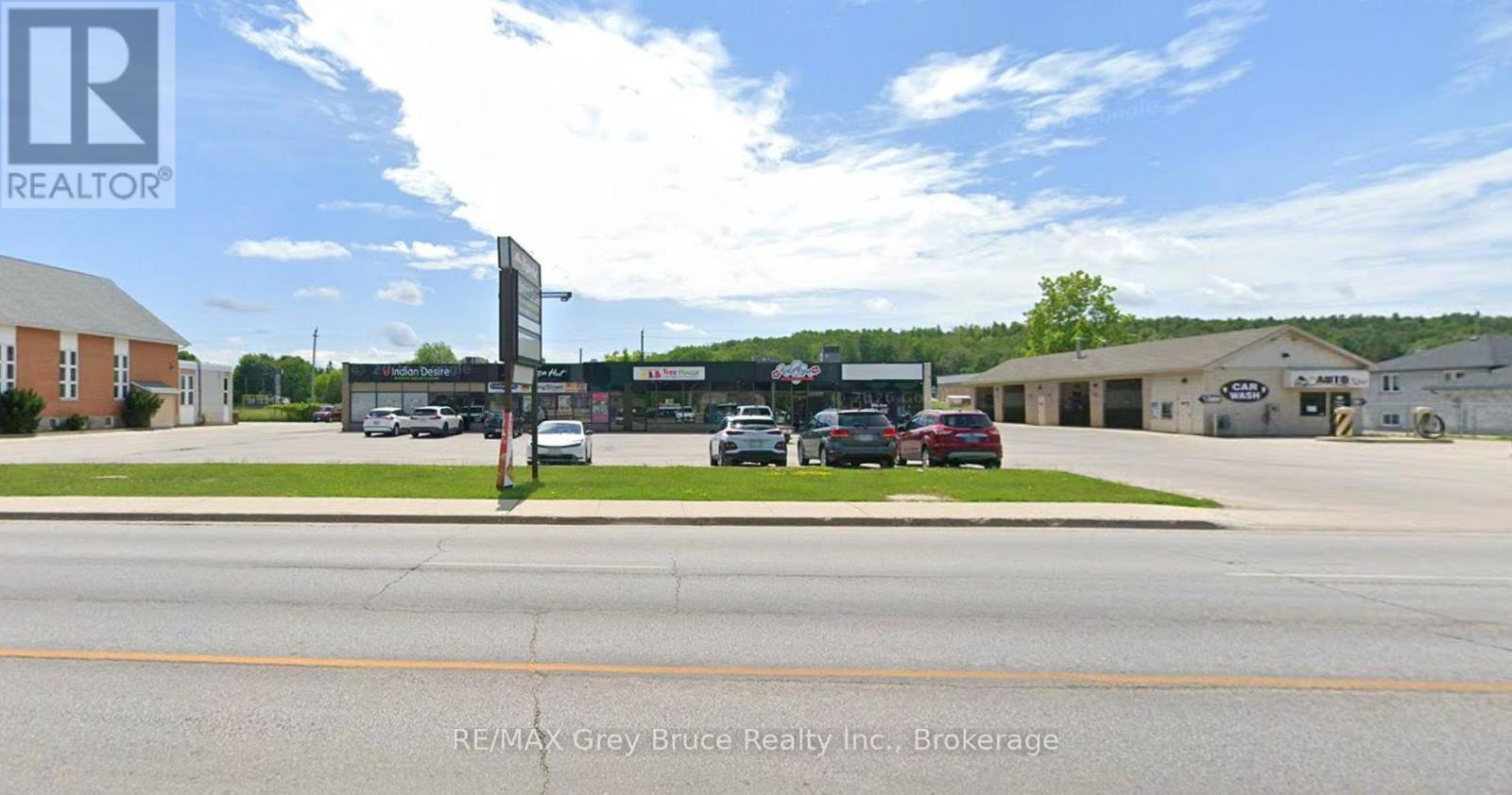 Property for lease at 4 - 669 10TH STREET W