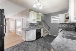 Laundry room - 901 College Avenue, Winnipeg, MB R2X1B2 Photo 9