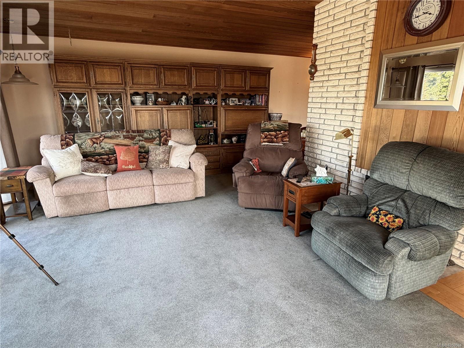 5400 Entwhistle Dr - Image 8