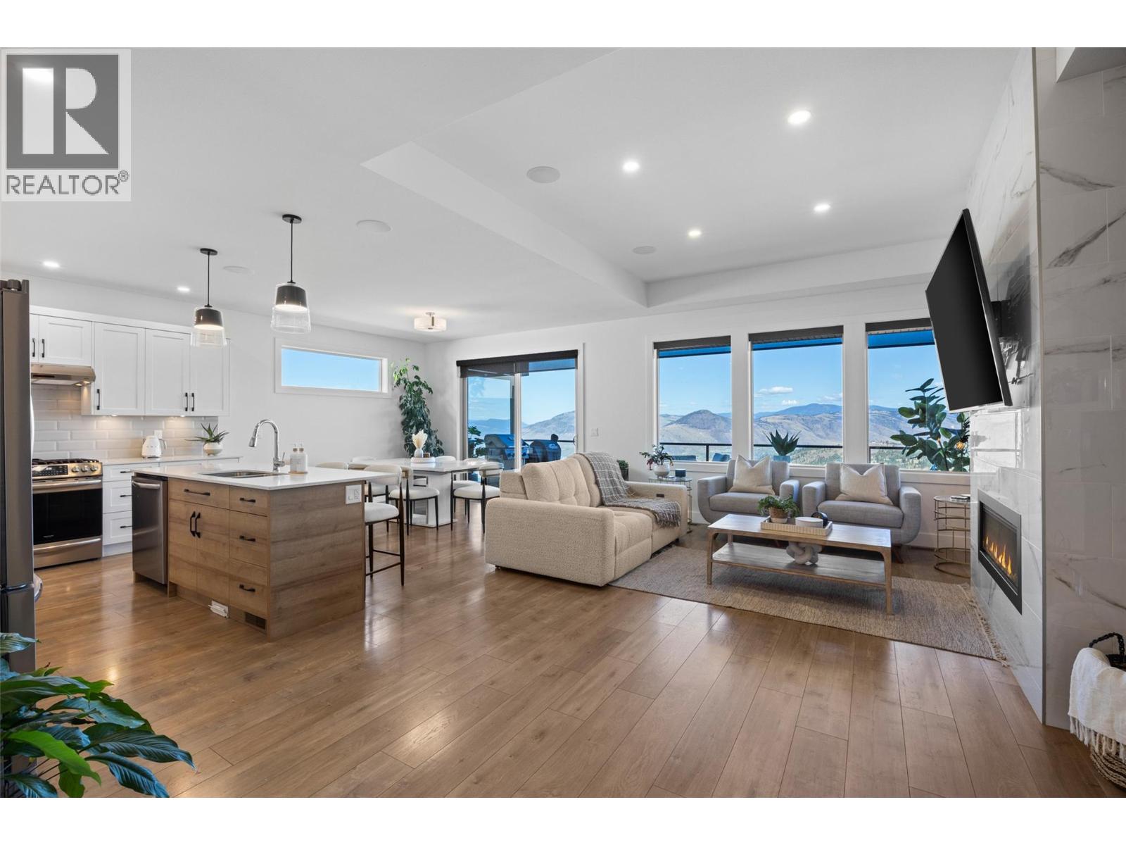 464 Edinburgh Boulevard - 11