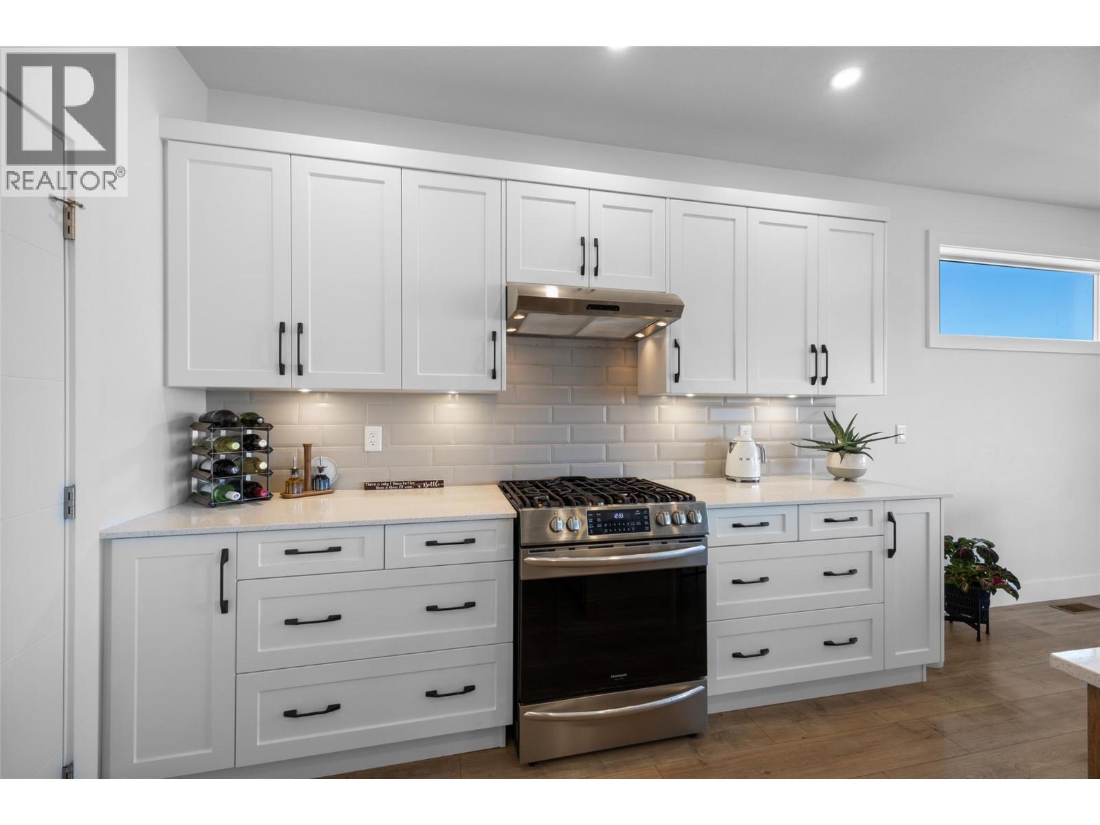 464 Edinburgh Boulevard - 18