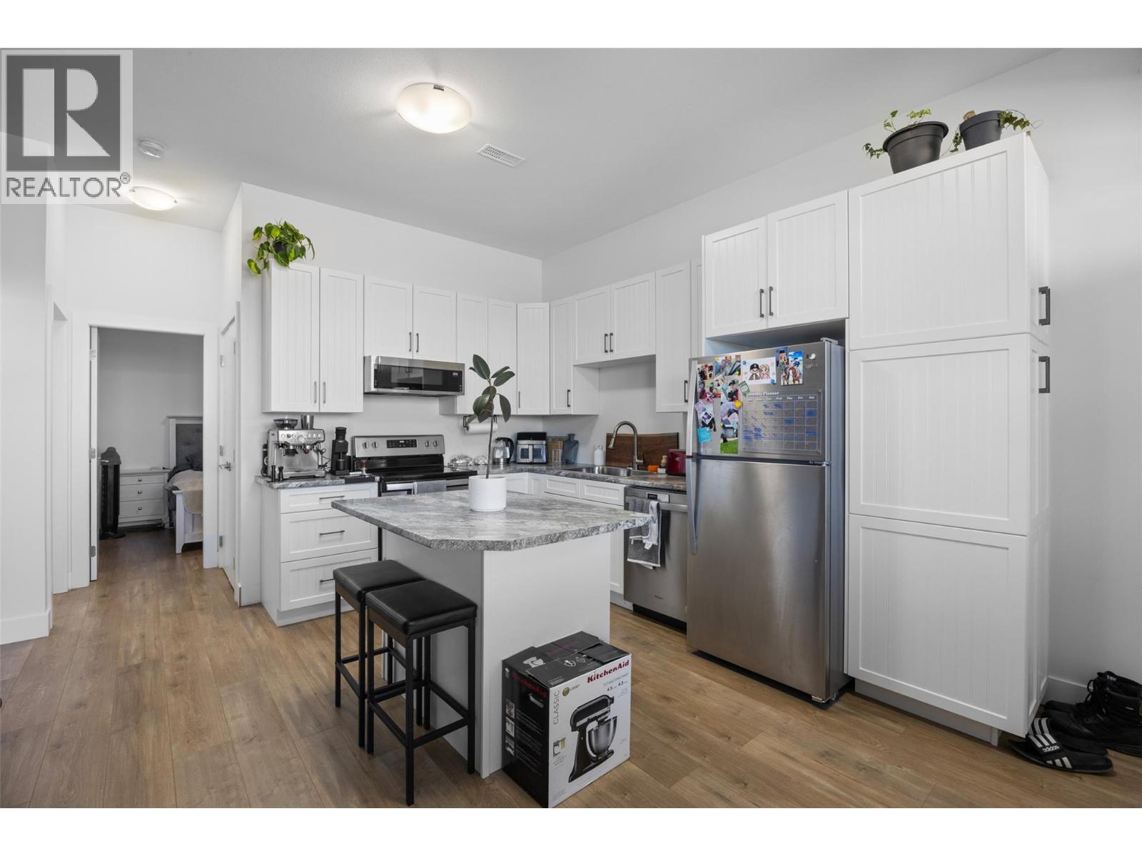 464 Edinburgh Boulevard - 40