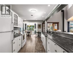 Dining nook - 59 Rawlings Lake Road, Lumby, BC V0E2G1 Photo 11