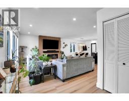 Family room - 500 Queen Charlotte Road Se, Calgary, AB T2J4H7 Photo 11