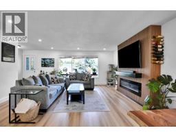 3pc Bathroom - 500 Queen Charlotte Road Se, Calgary, AB T2J4H7 Photo 13