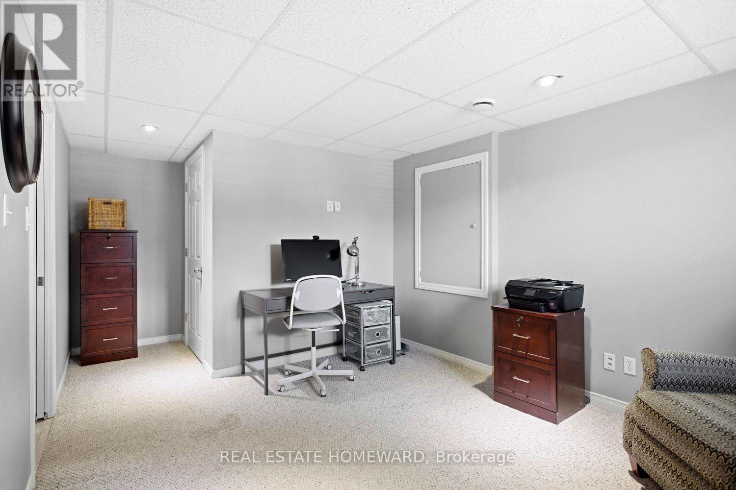 #10 571 LONGWORTH AVENUE E - Image 32