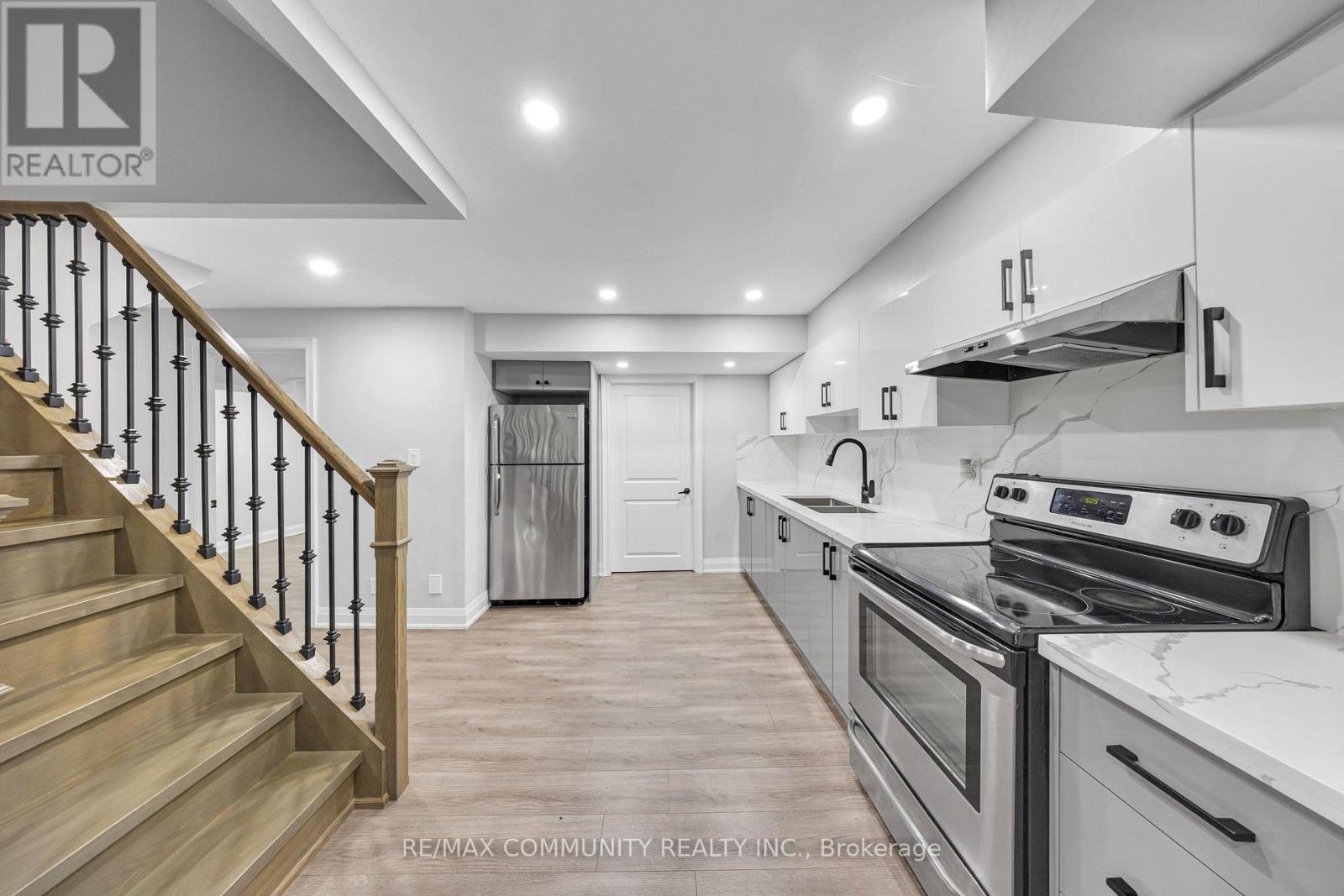 43 FIELDWOOD DRIVE - 38