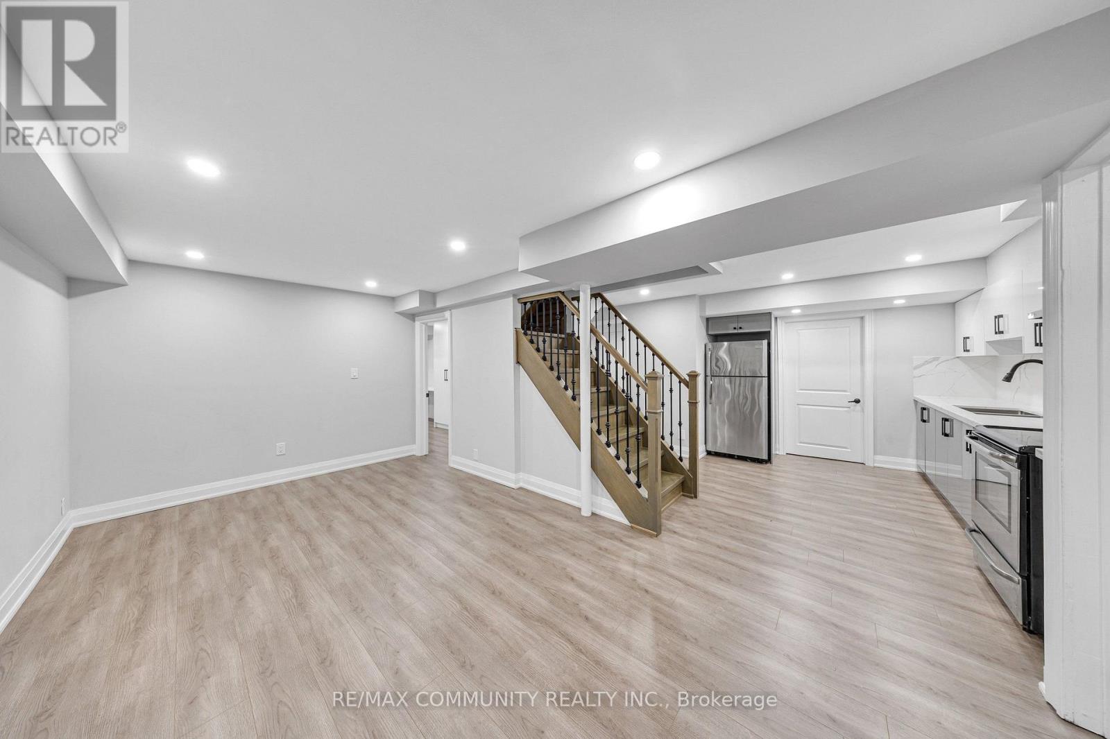 43 FIELDWOOD DRIVE - 39