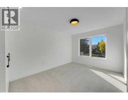 Kitchen - 2121 Mackay Road Nw, Calgary, AB T3B1C9 Photo 23