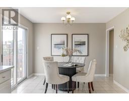 Family room - 149 Revell Road, Newmarket, ON L3X1S8 Photo 6