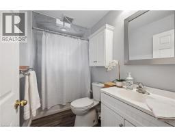 Kitchen - 136 Woodlawn Avenue, Brantford, ON N3R6S2 Photo 11