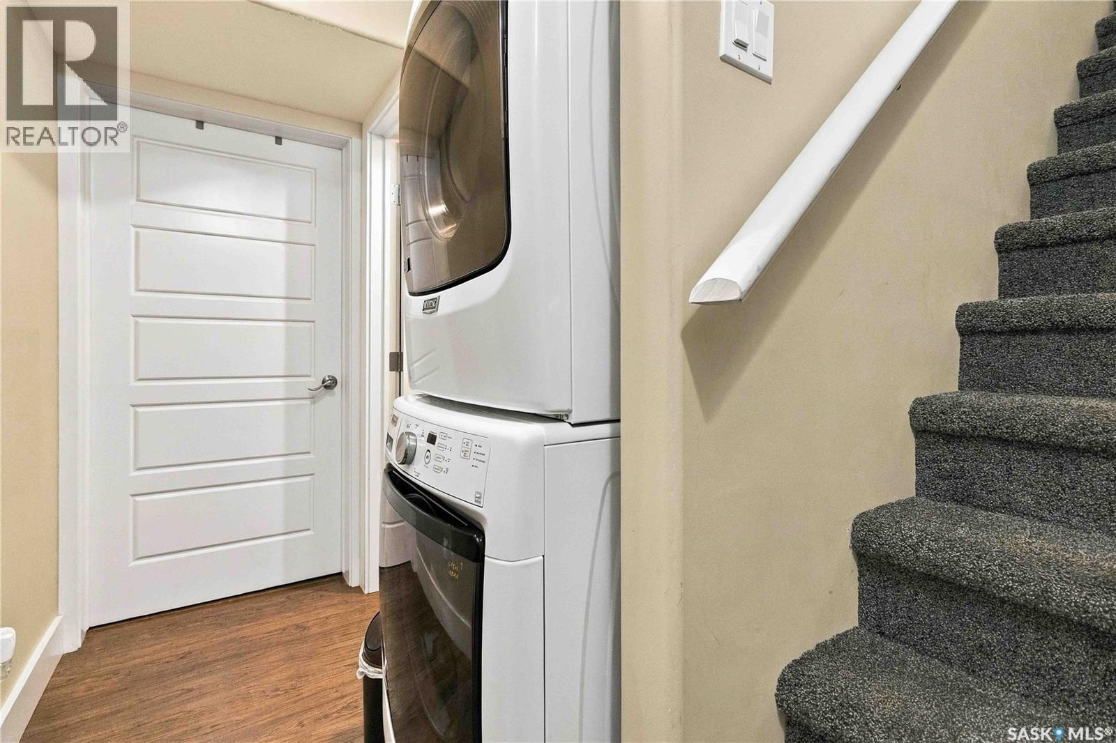 218 Martens LANE - 28