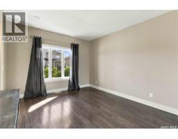 Kitchen - 218 Martens Lane, Warman, SK S0K4S3 Photo 10
