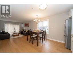 Dining room - 4 601 Nelson St, Esquimalt, BC V9A6P7 Photo 9